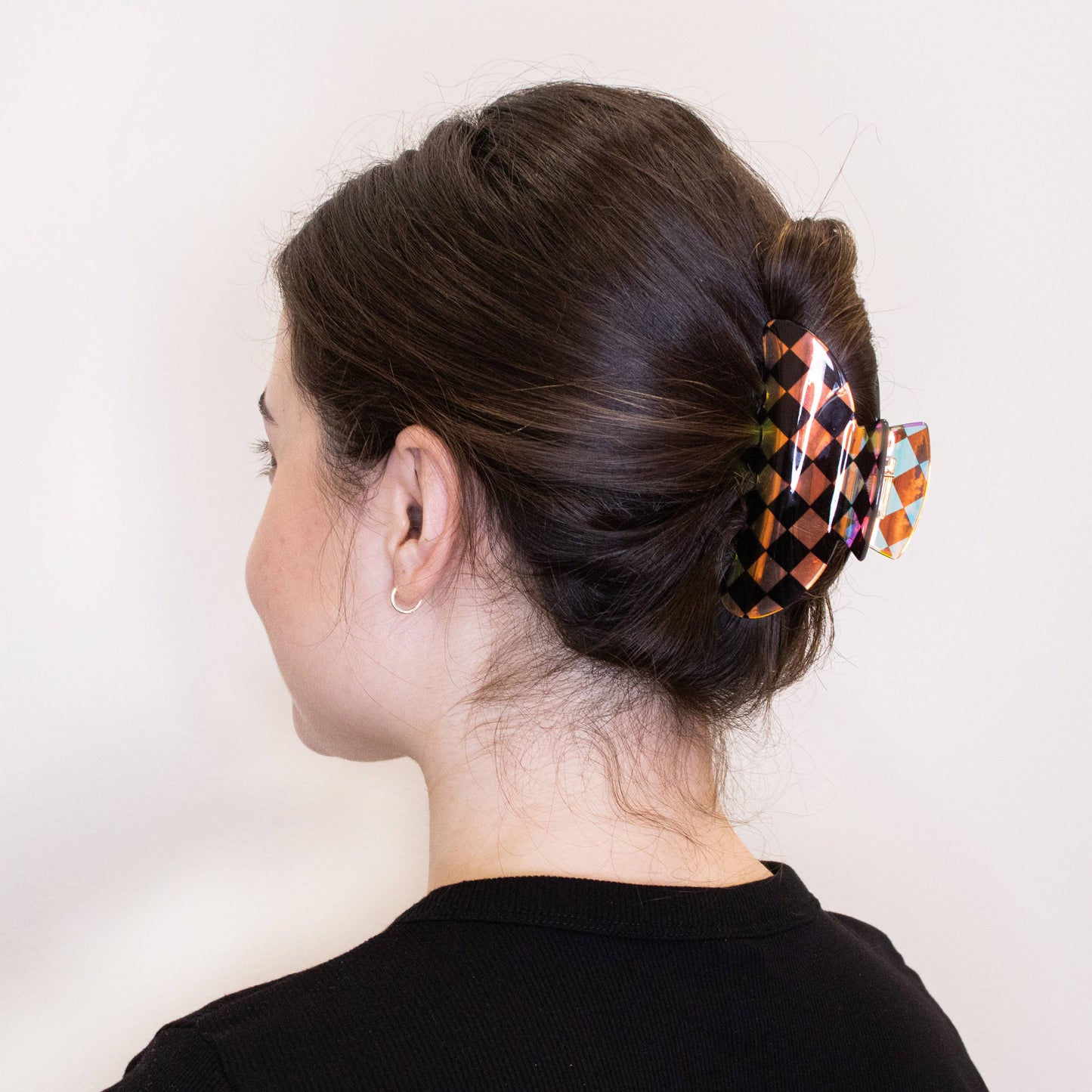 Medium Round Iridescent Checkered Hair Claw Clip: Black