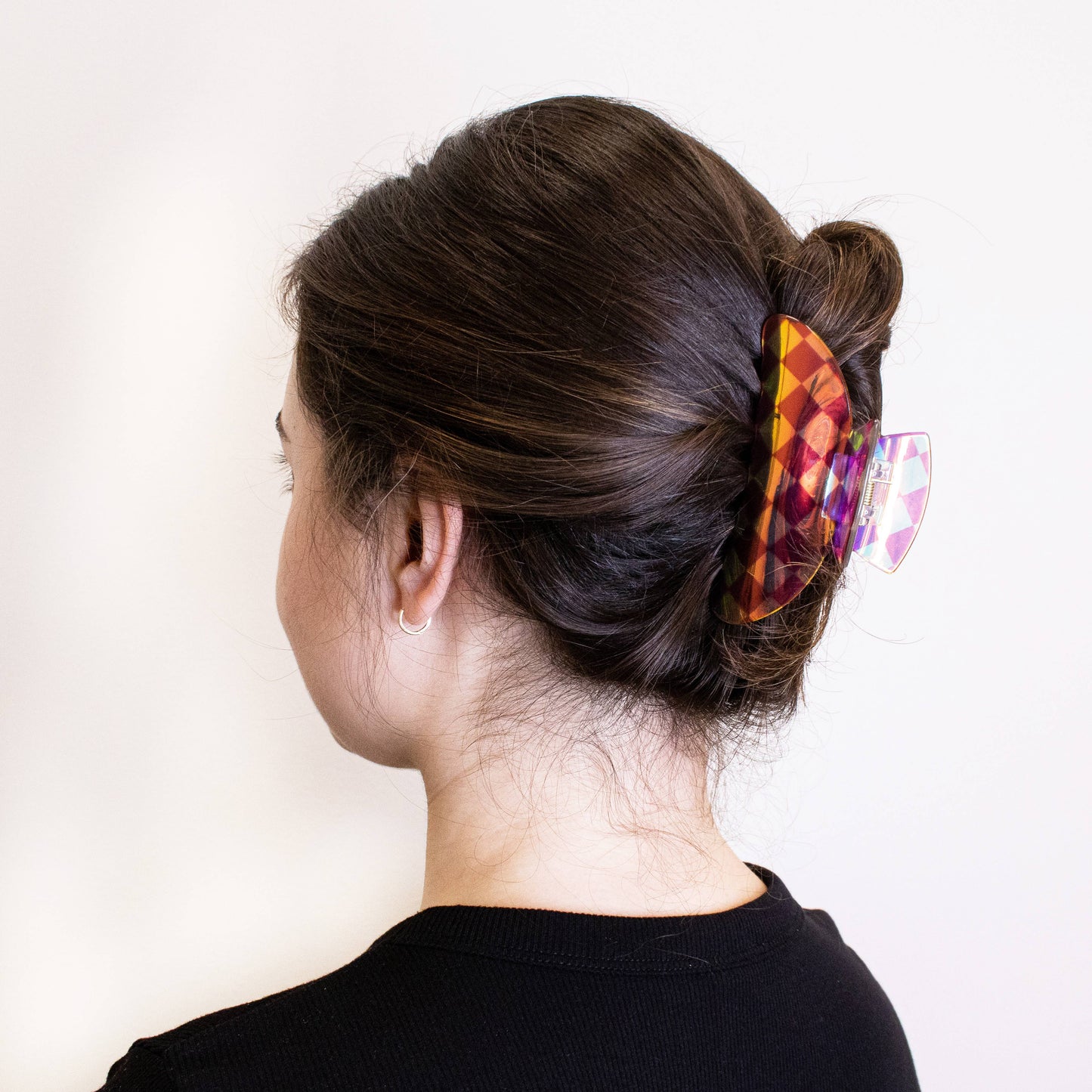 Medium Round Iridescent Checkered Hair Claw Clip: Black