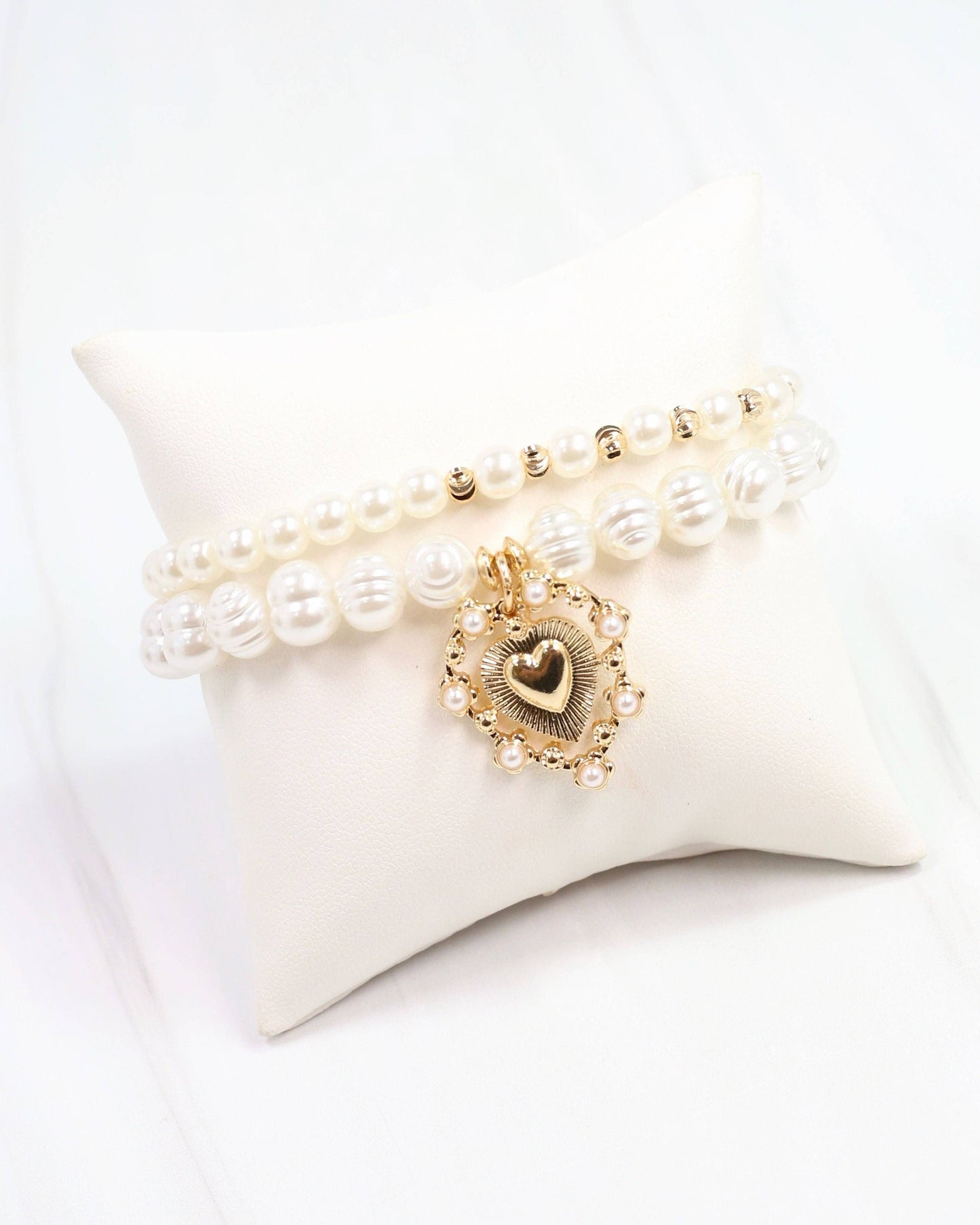Emel Pearl Stretch Charm Bracelet Gold: Default