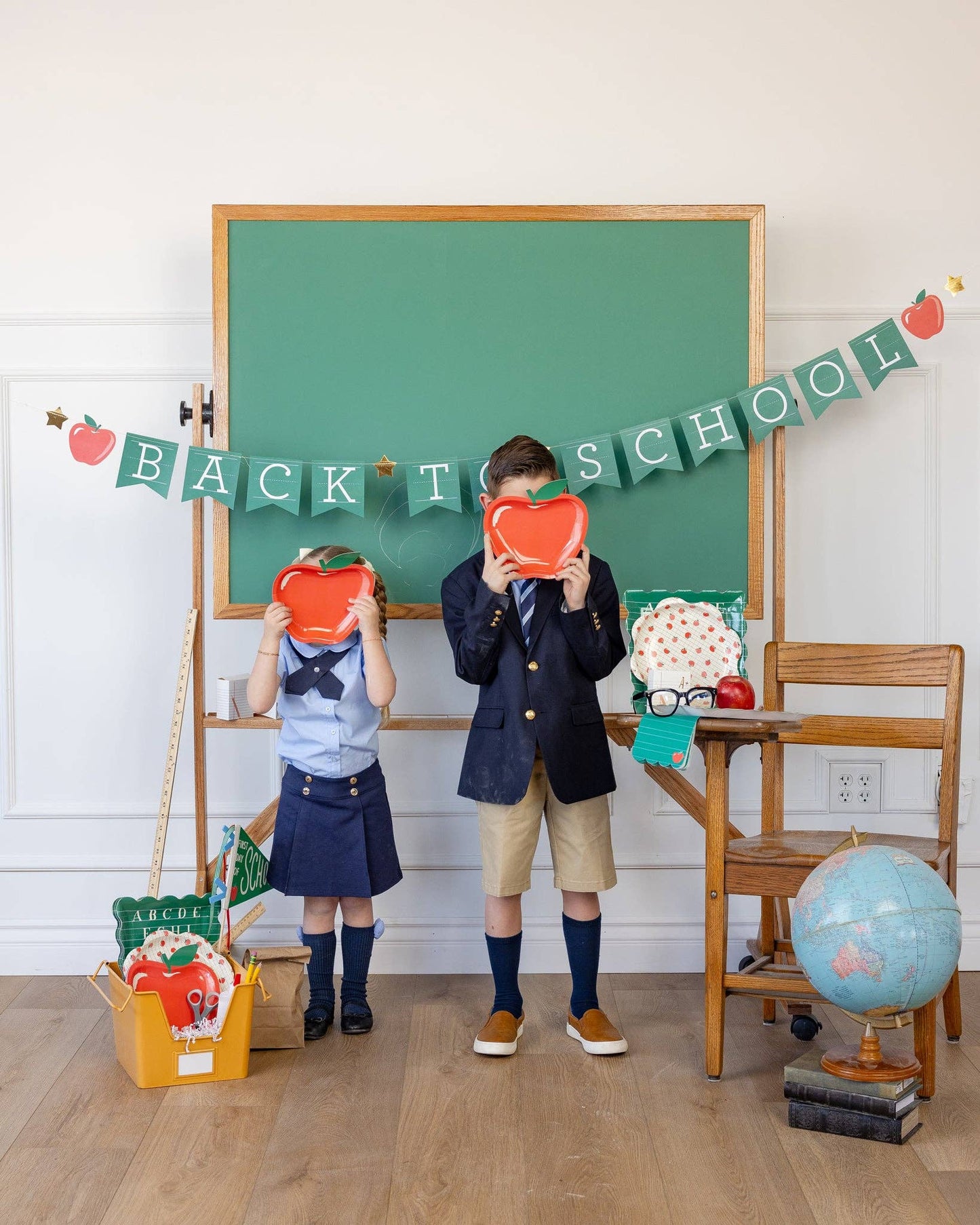 APP1140 - Apple Shaped Paper Plate - Bria Blair Creative