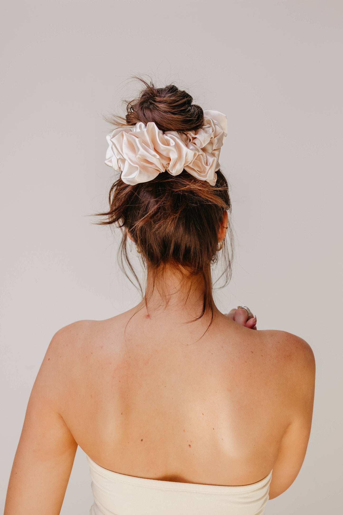 JUMBO SLEEP SATIN SCRUNCHIES: DARK BROWN