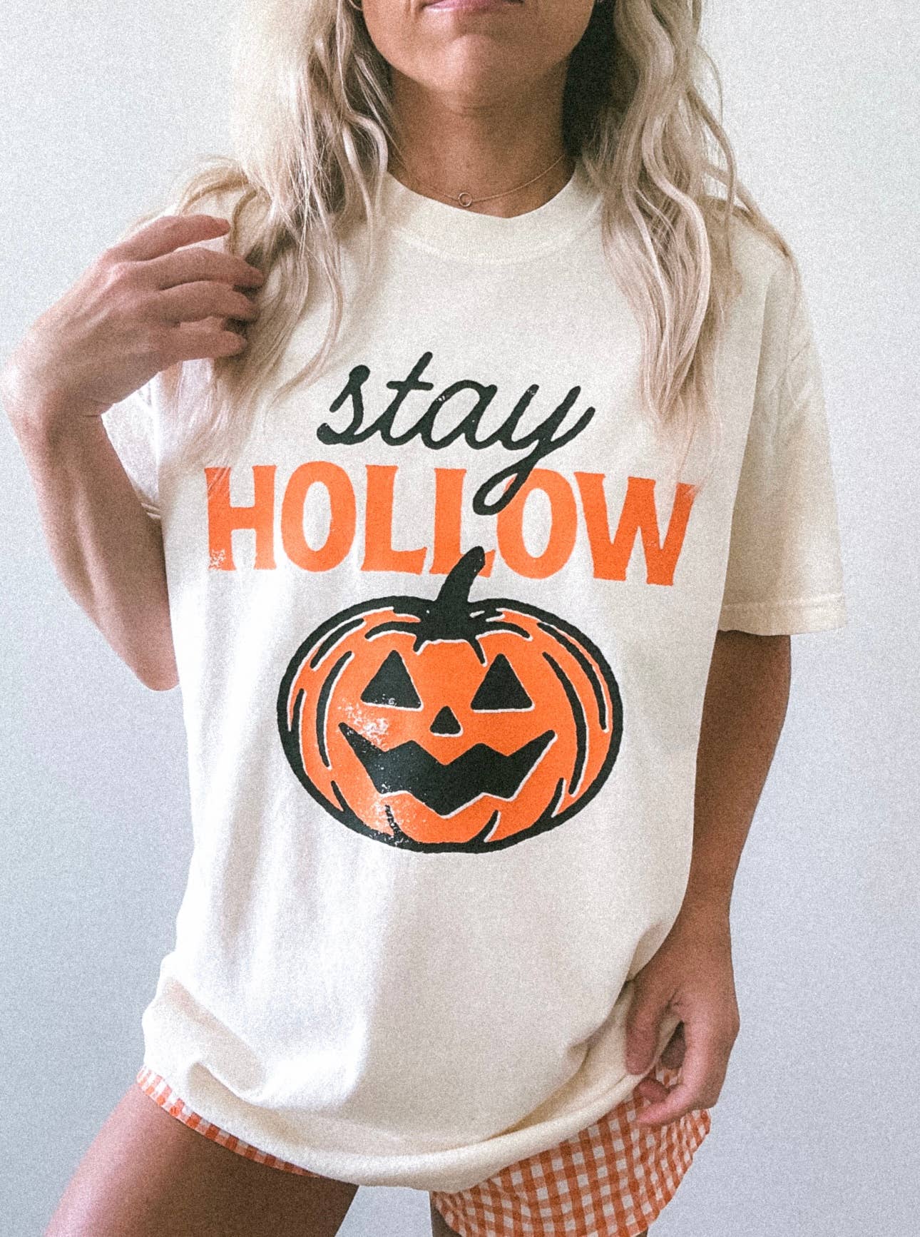 Stay Hollow Pumpkin Halloween Trendy Graphic Tee | Ivory: S