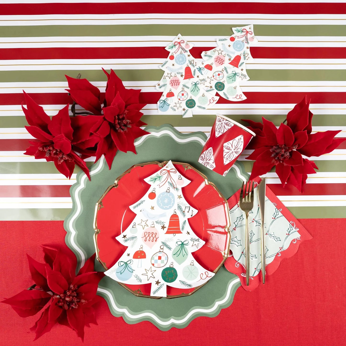 Green Fancy Scallop Paper Placemat - Bria Blair Creative