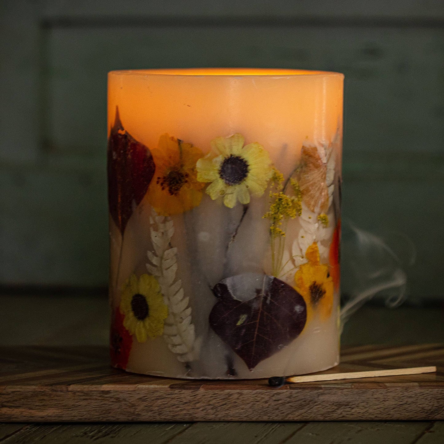Honey Tobacco Small Round Botanical Candle - Bria Blair Creative