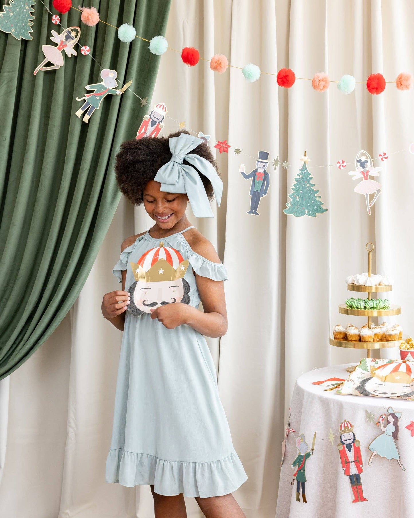 NUT1142 - Nutcracker Shaped Head 10" Plate - Bria Blair Creative