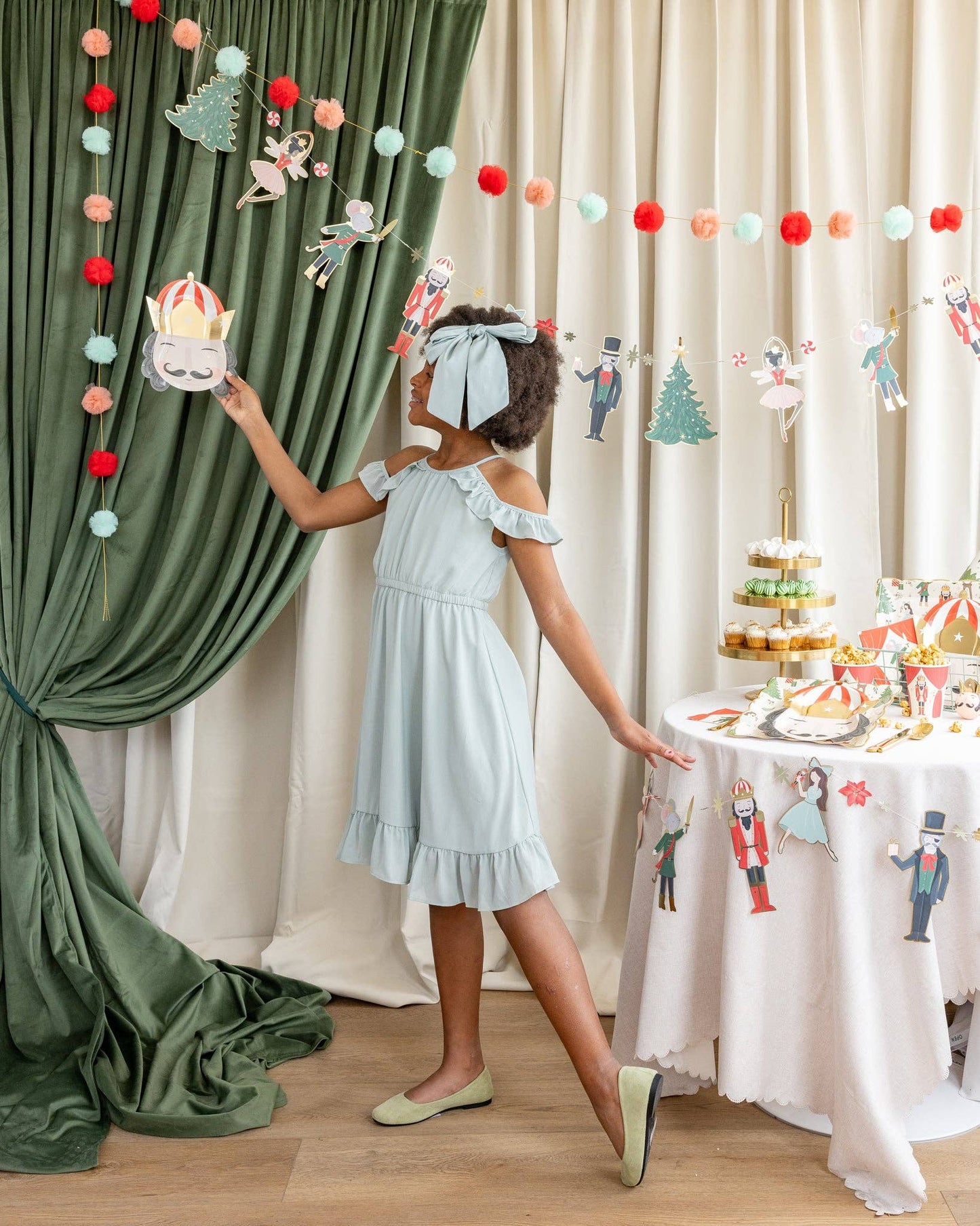 NUT1142 - Nutcracker Shaped Head 10" Plate - Bria Blair Creative