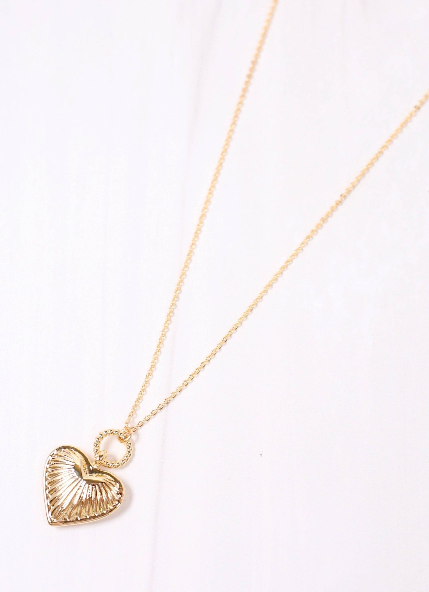 Shaylene Ribbed Heart Necklace GOLD: Default - Bria Blair Creative