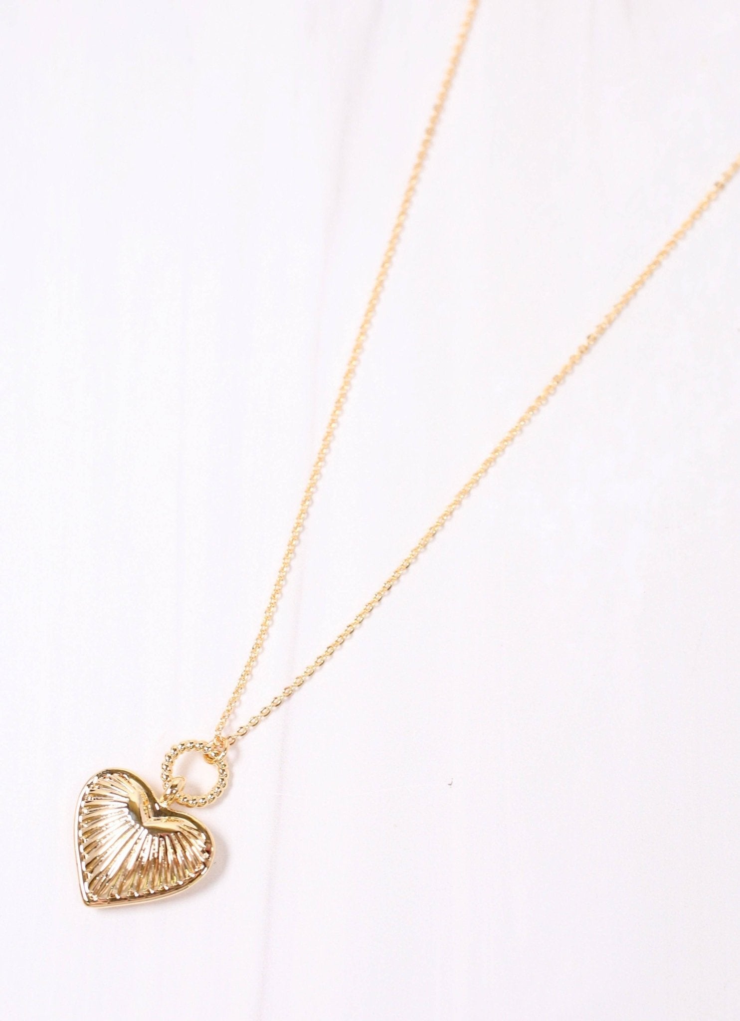 Shaylene Ribbed Heart Necklace GOLD: Default - Bria Blair Creative