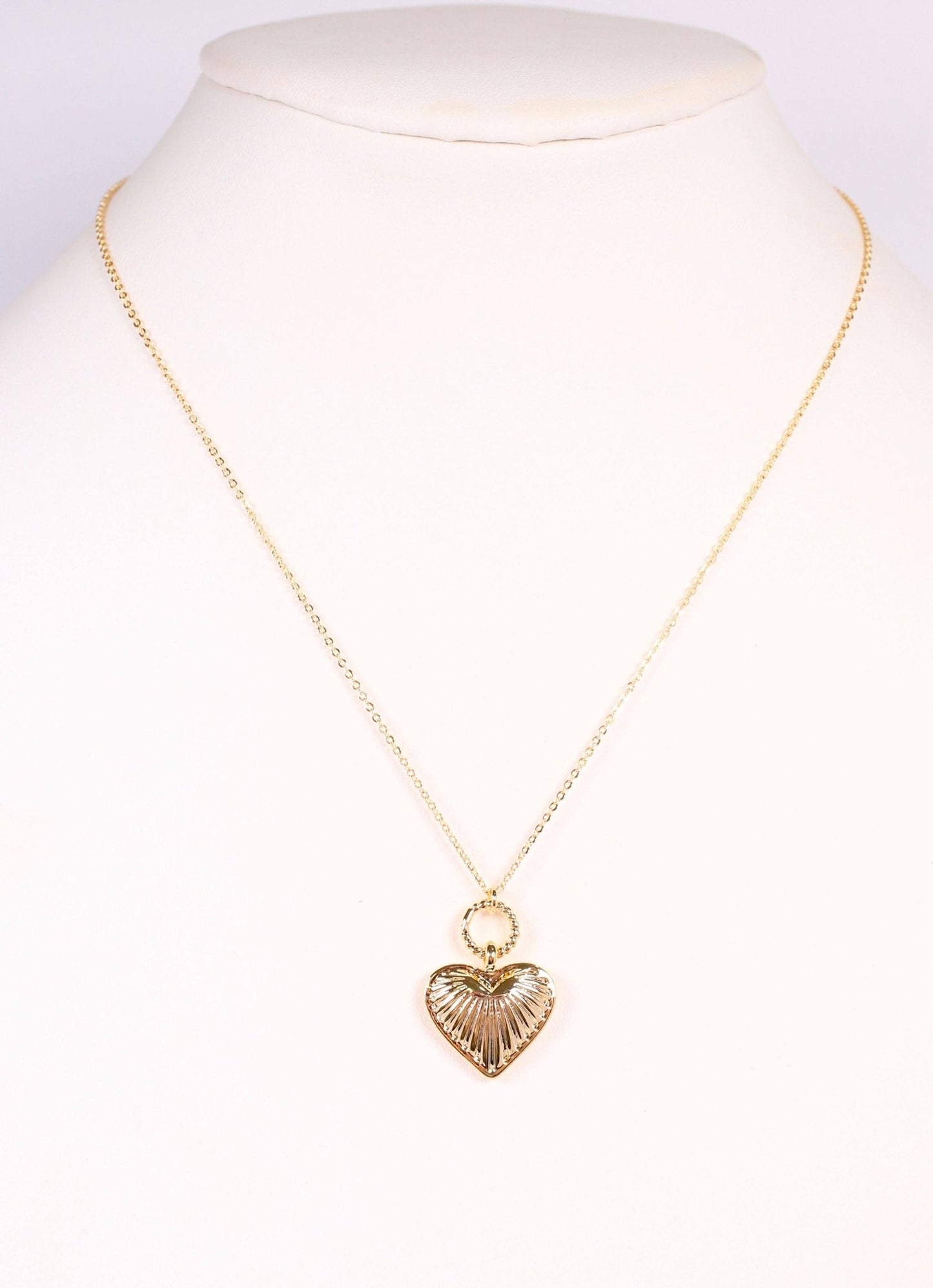 Shaylene Ribbed Heart Necklace GOLD: Default - Bria Blair Creative