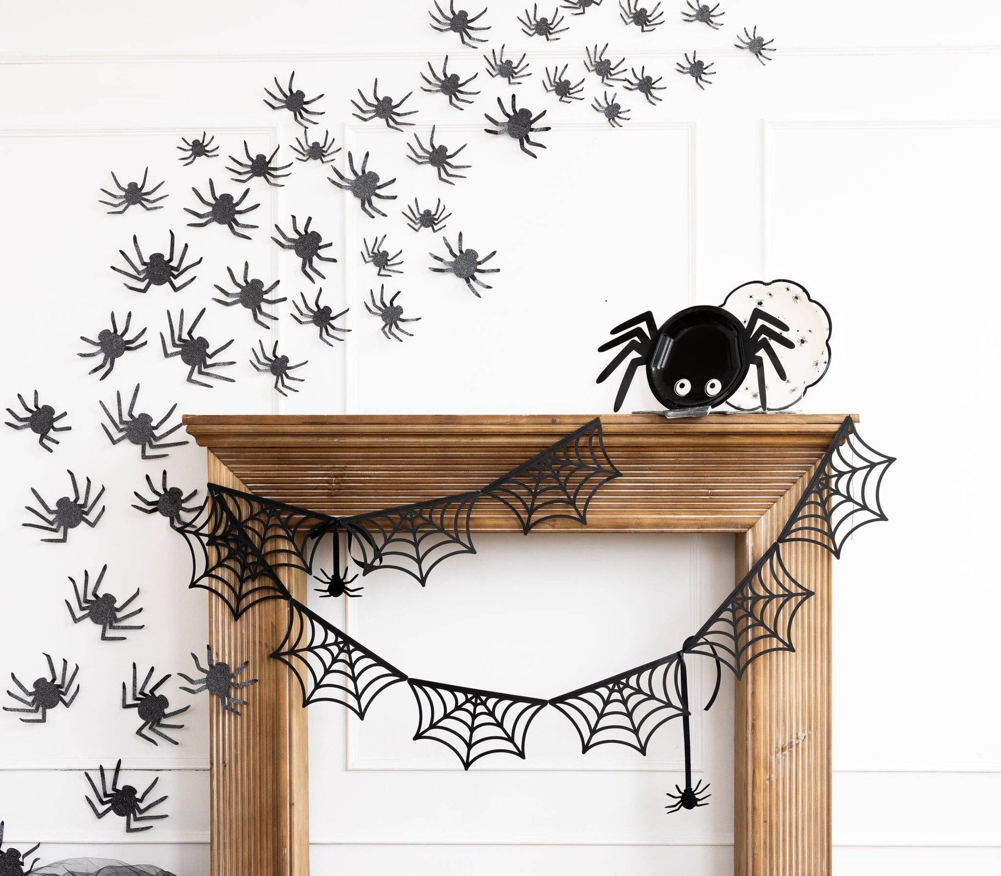 SPW1241 - Tiny Spider Paper Plate - Bria Blair Creative