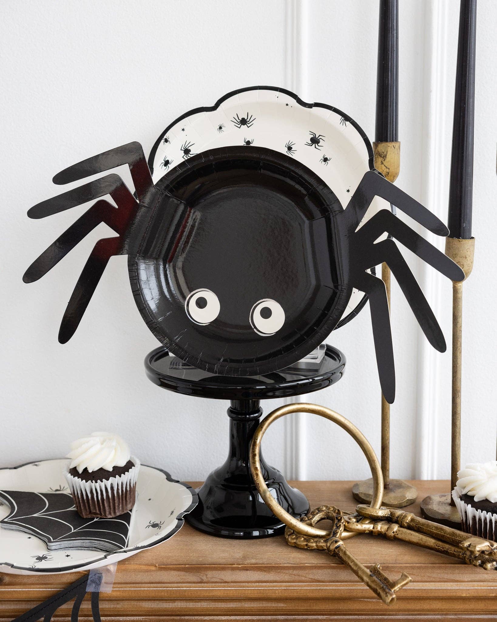 SPW1241 - Tiny Spider Paper Plate - Bria Blair Creative