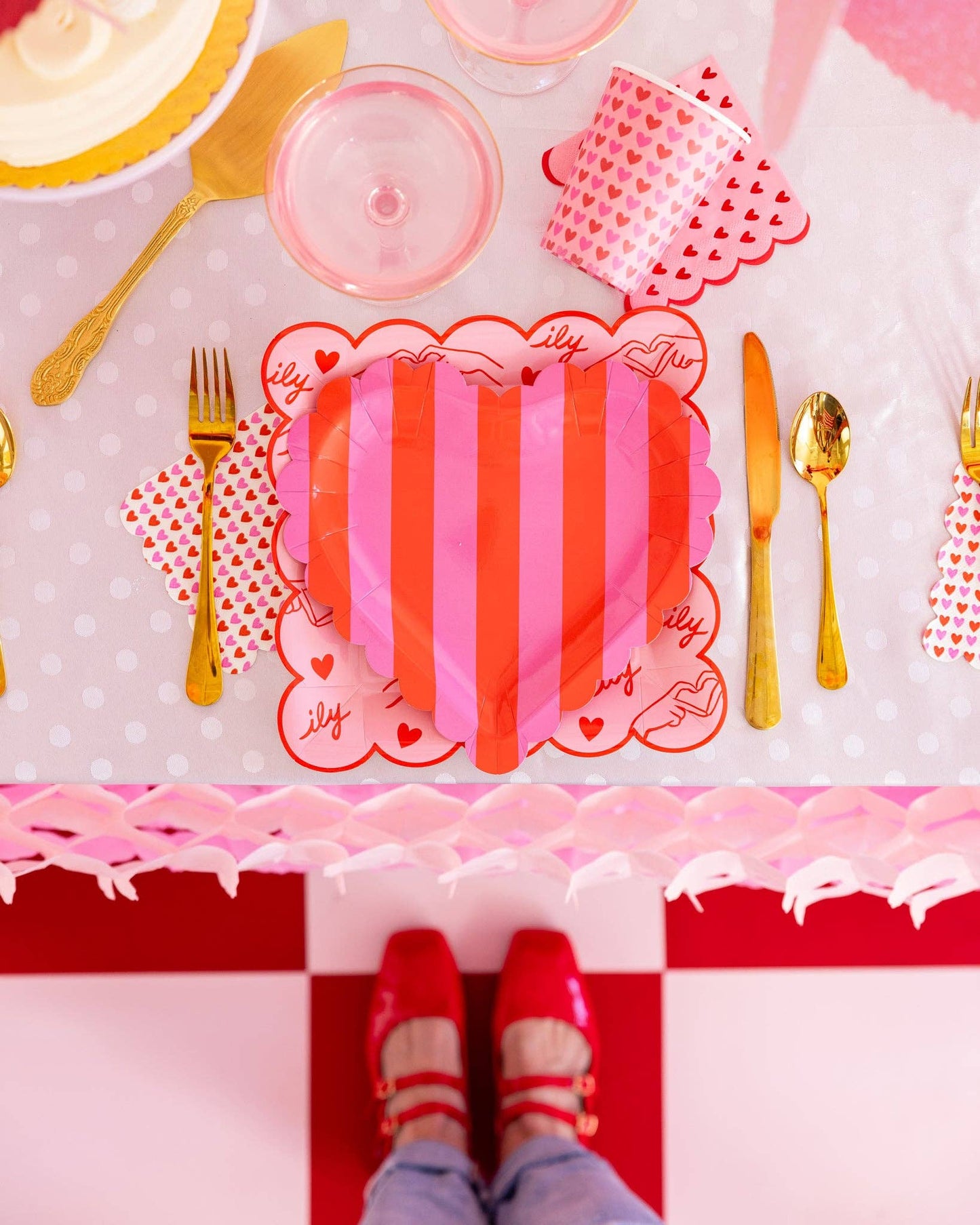 VAL1140 - Scalloped Striped Heart Plate - Bria Blair Creative