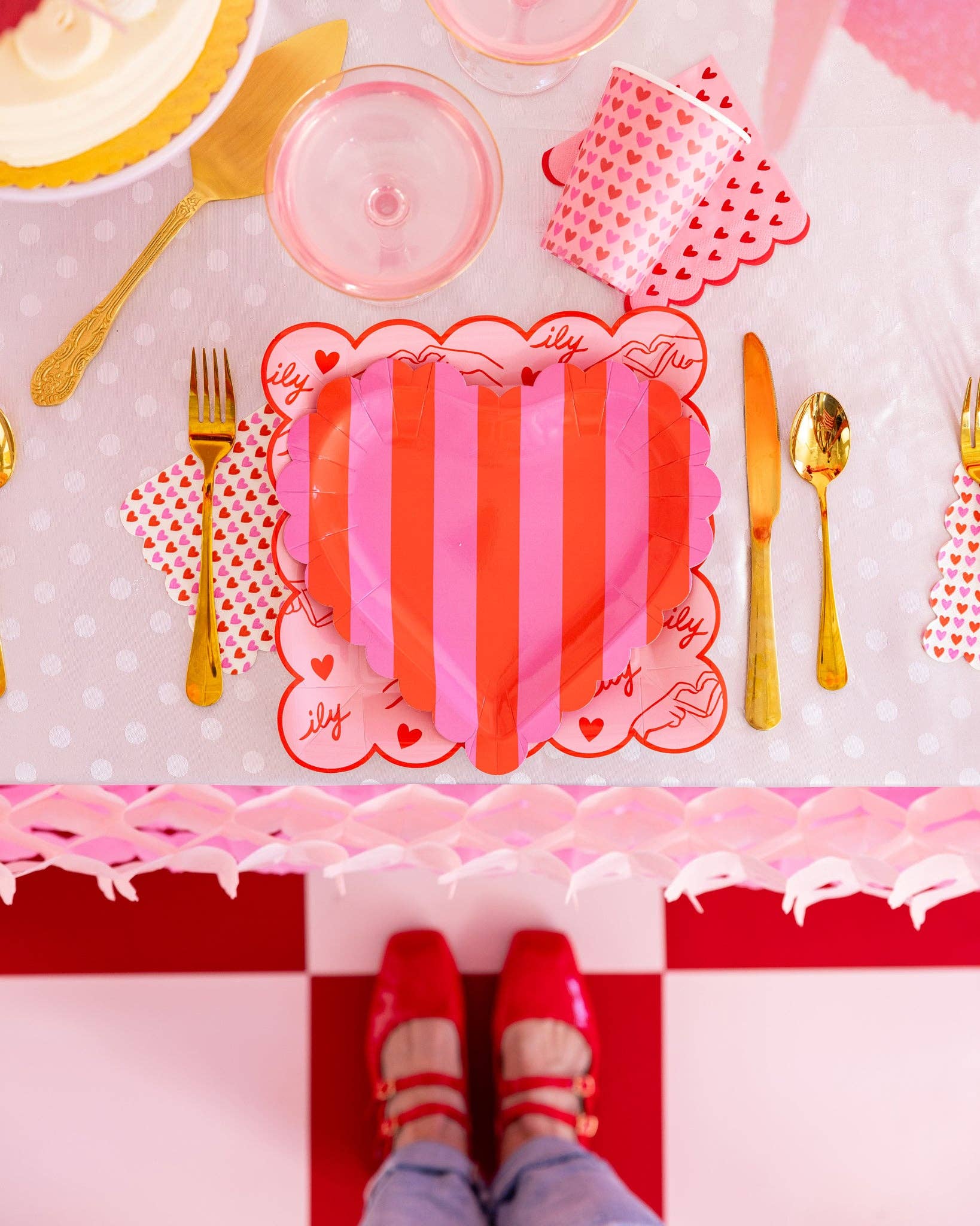 VAL1140 - Scalloped Striped Heart Plate - Bria Blair Creative